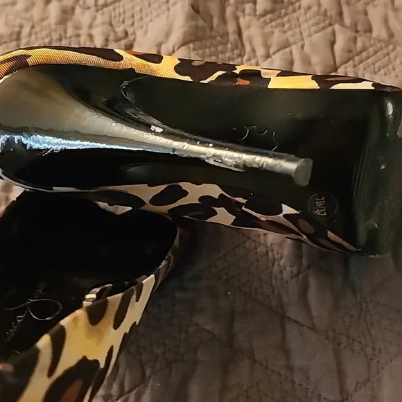 Jessica Simpson peeptoe Leopard platform heels - Picture 4 of 13